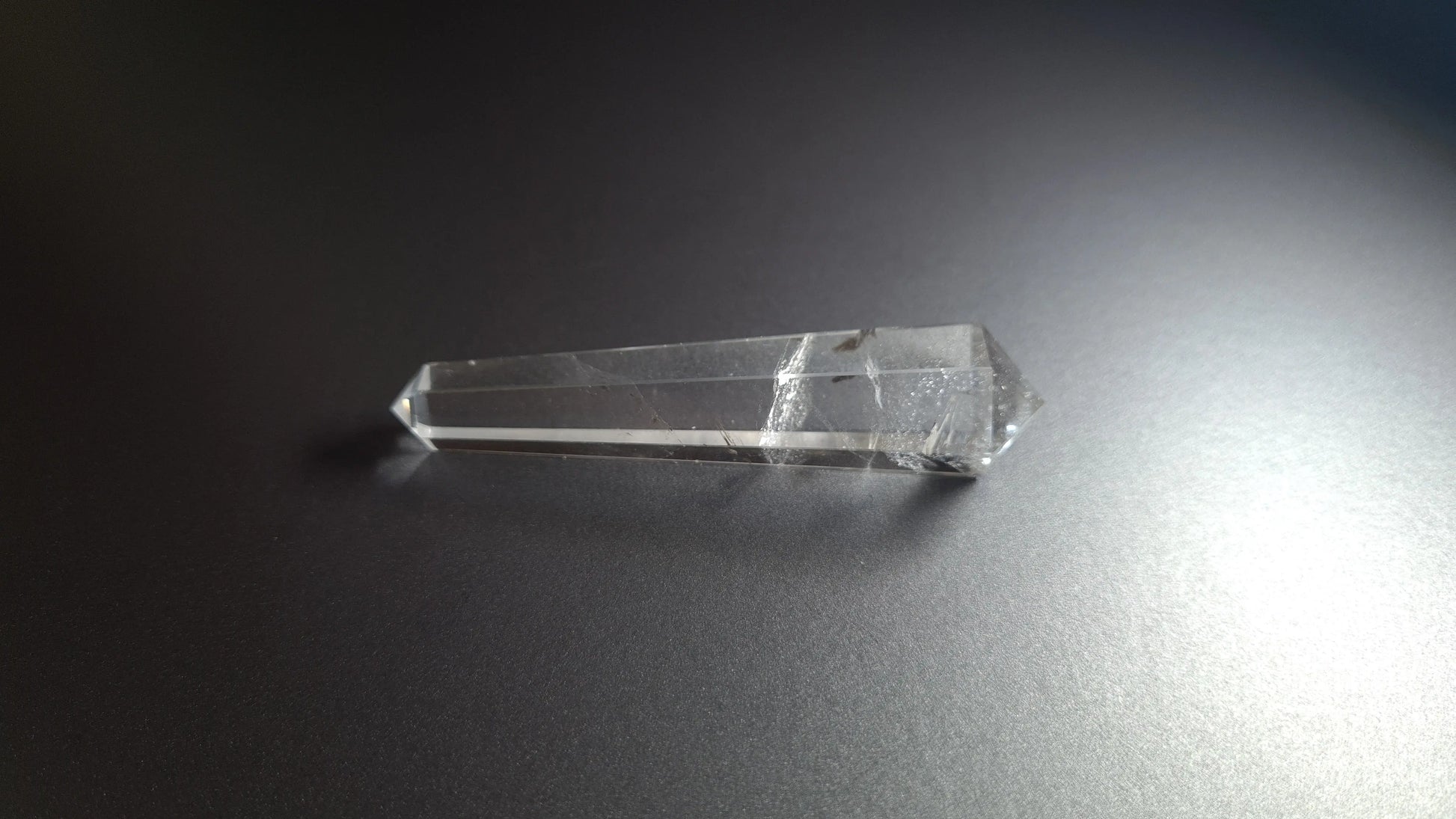 Cristal de quartz - 6 facettes - 7.7 x 1.8 cm - 26.2 g Ma boutique