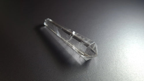 Cristal de quartz - 6 facettes - 7.7 x 1.8 cm - 26.2 g Ma boutique
