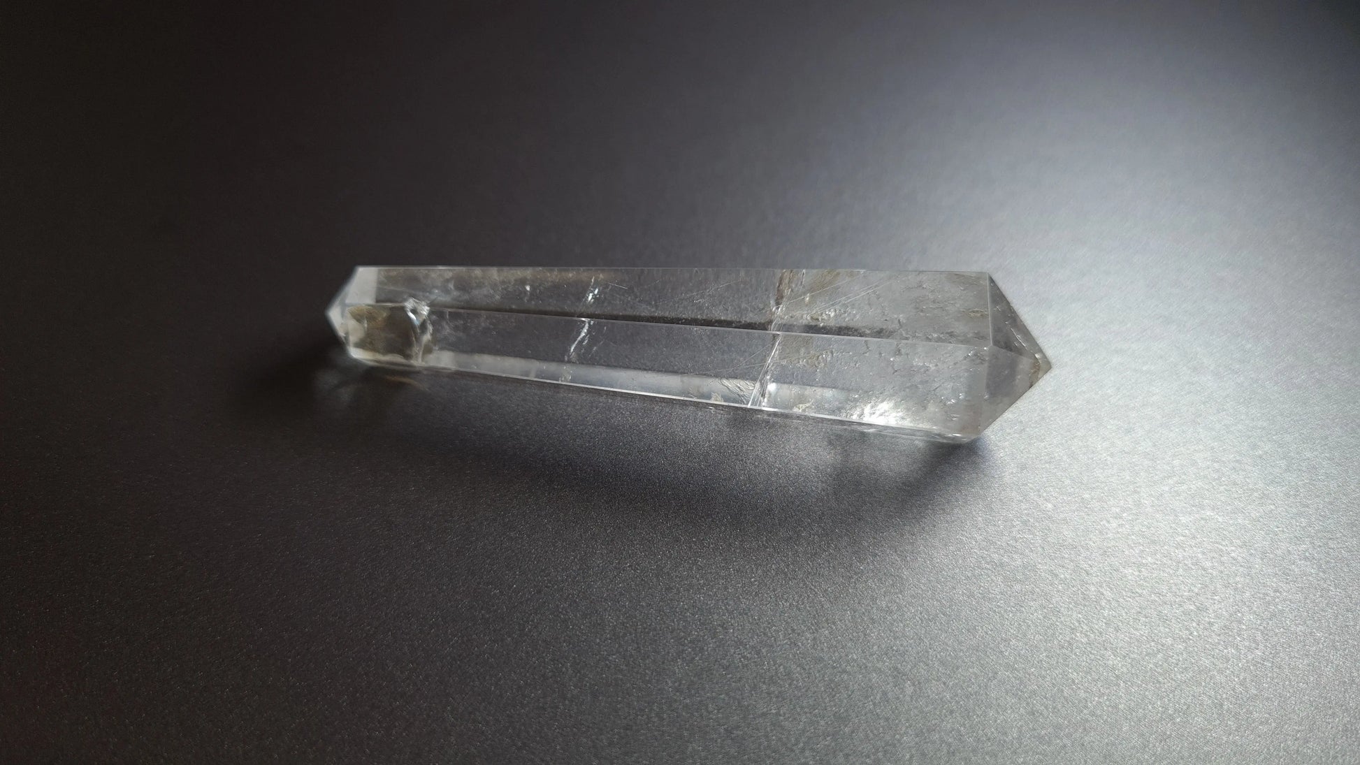 Cristal de quartz - 6 facettes - 7.2 x 1.7 cm - 23.6 g Ma boutique