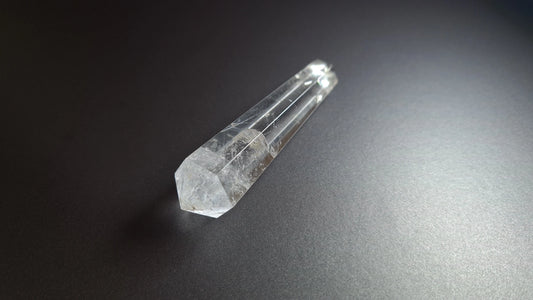 Cristal de quartz - 6 facettes - 7.2 x 1.7 cm - 23.6 g Ma boutique