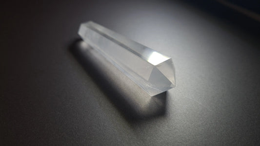 Cristal de quartz - 6 facettes - 8.3 x 2 cm - 40.5 g Ma boutique