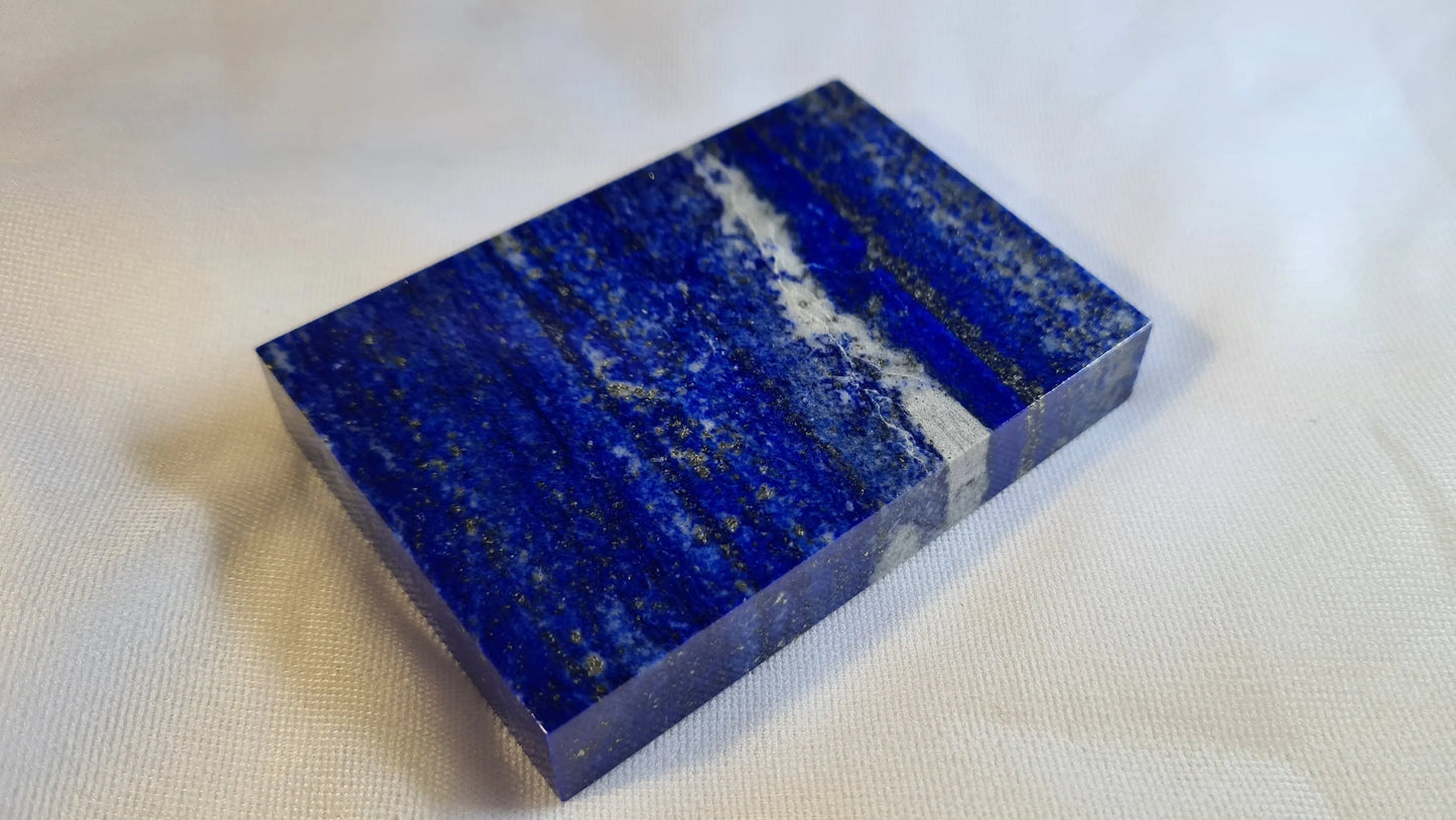 Plaque de lapis lazuli 1.3x5x7.5cm Cristal Roche