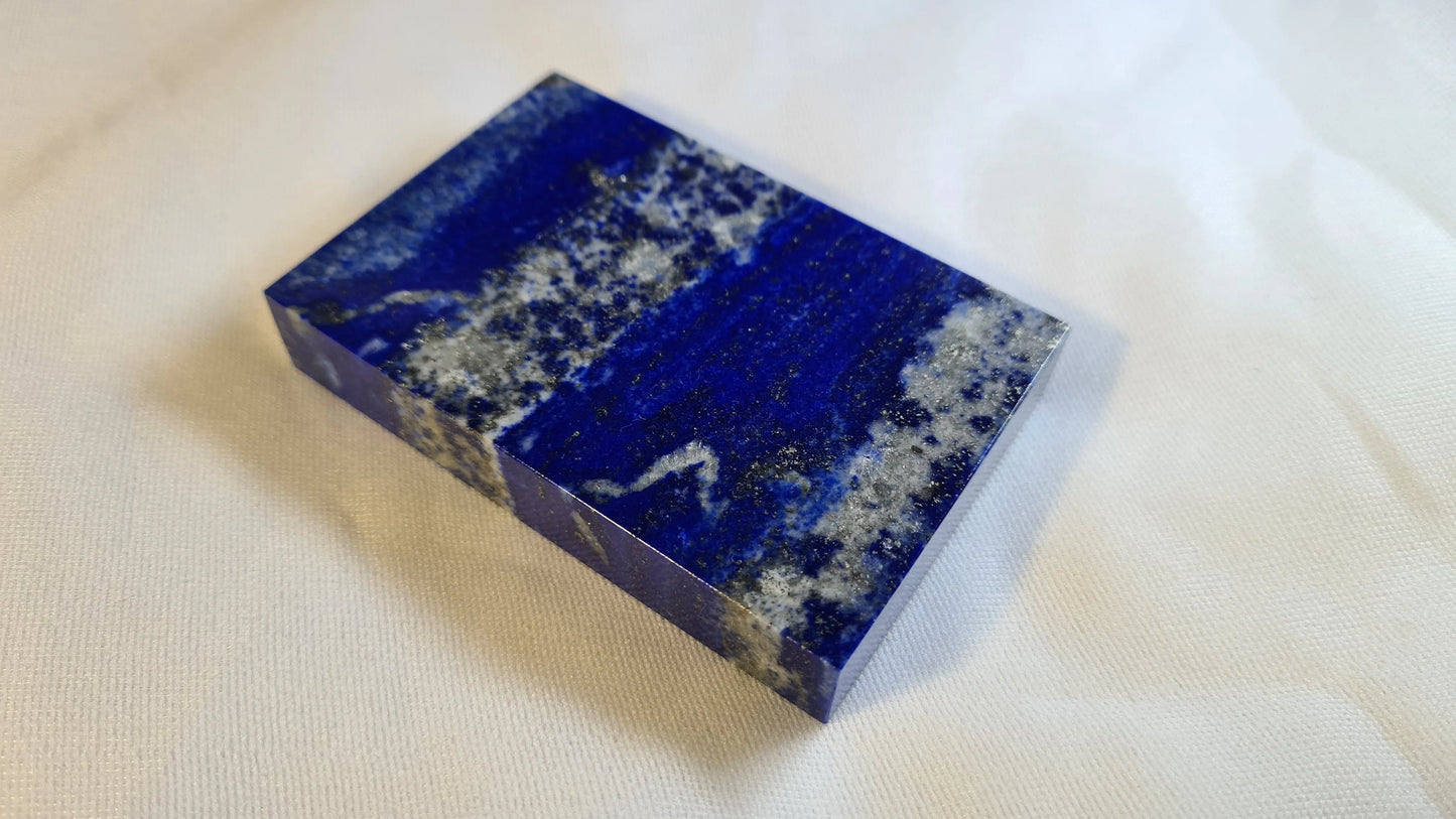 Plaque de lapis lazuli 1.3x5x7.5cm Cristal Roche