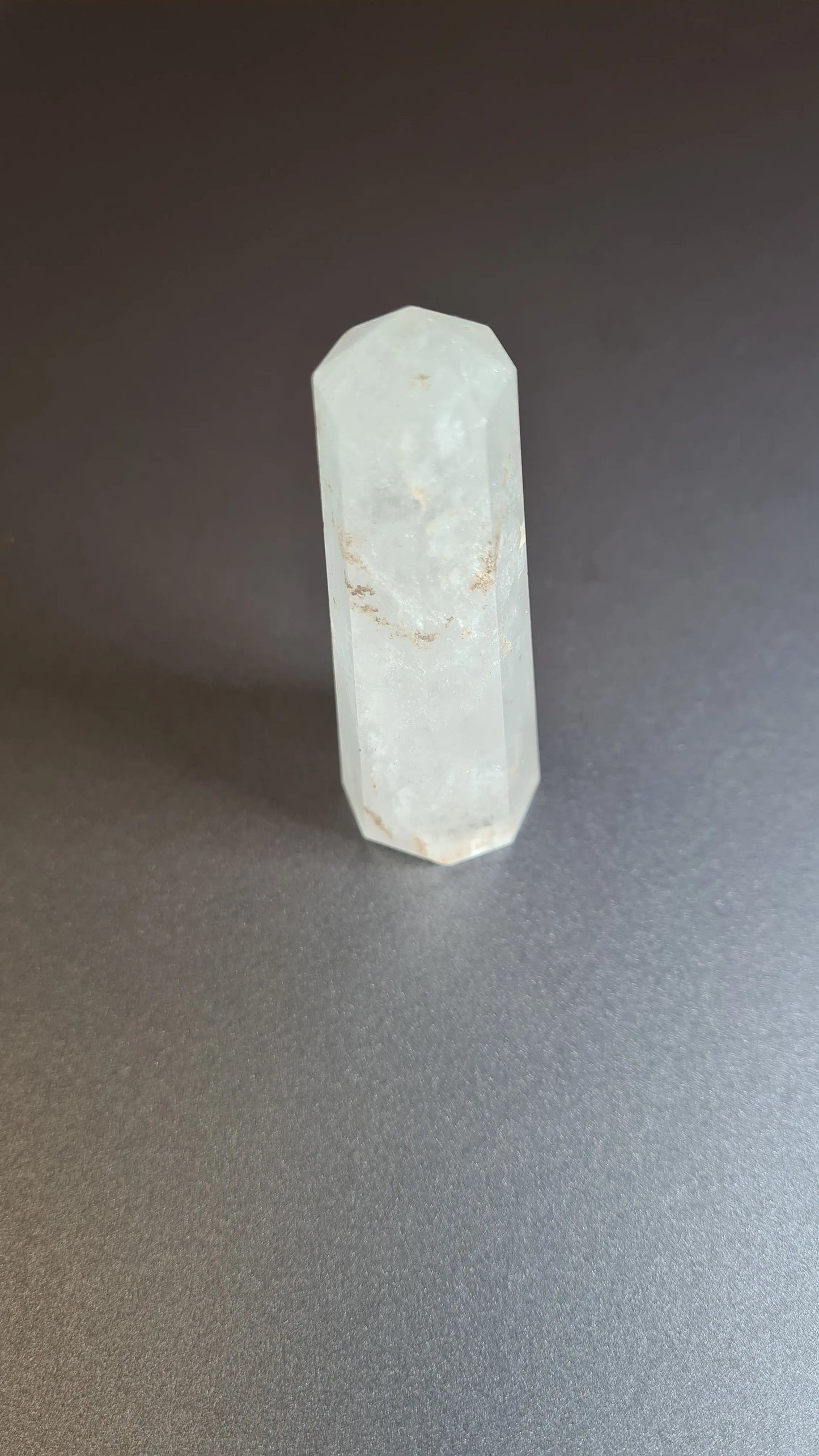 Tour de cristal de quartz 8 faces 7.1cm Cristal Roche