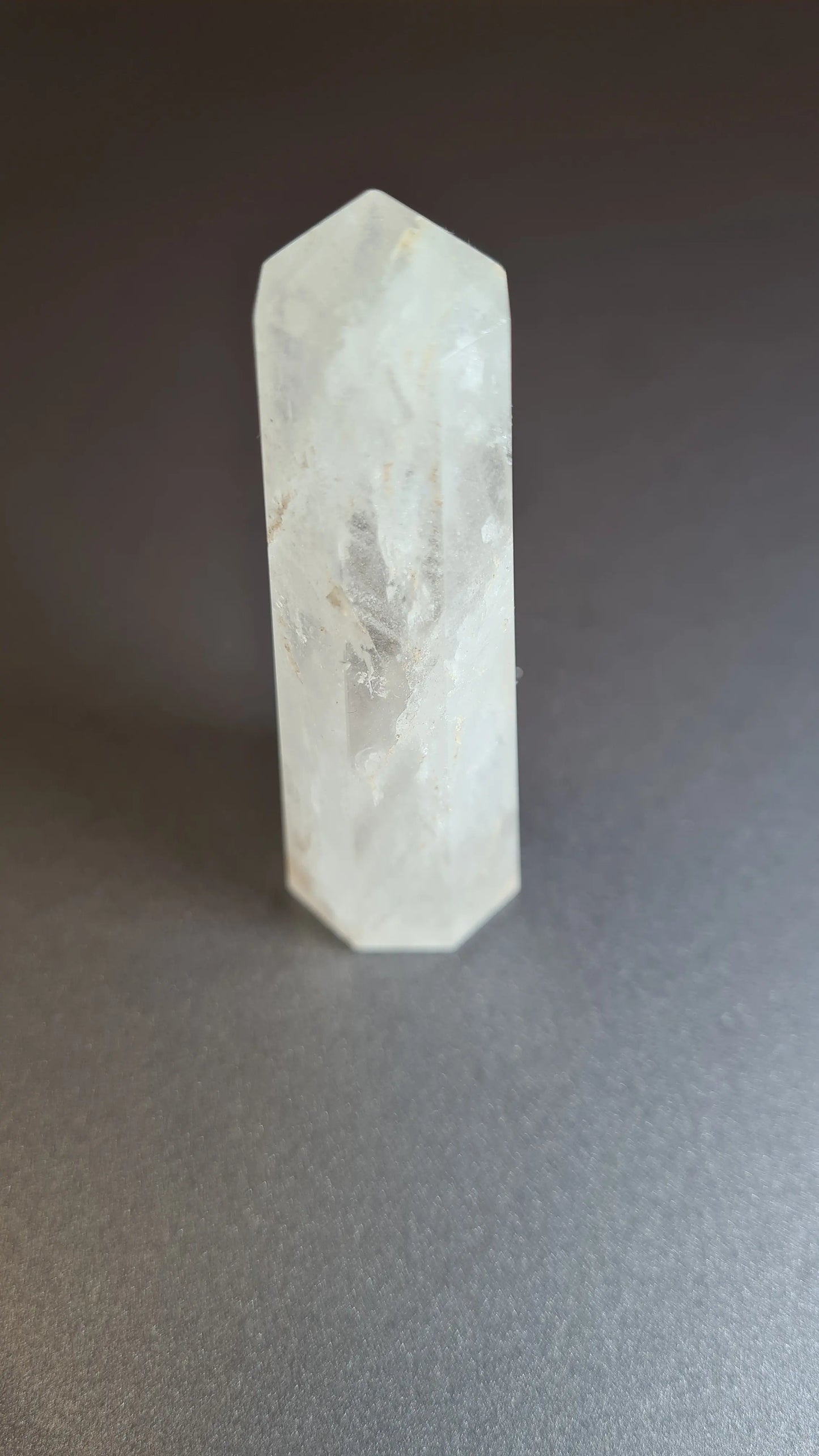 Tour de cristal de quartz 8 faces 7.1cm Cristal Roche