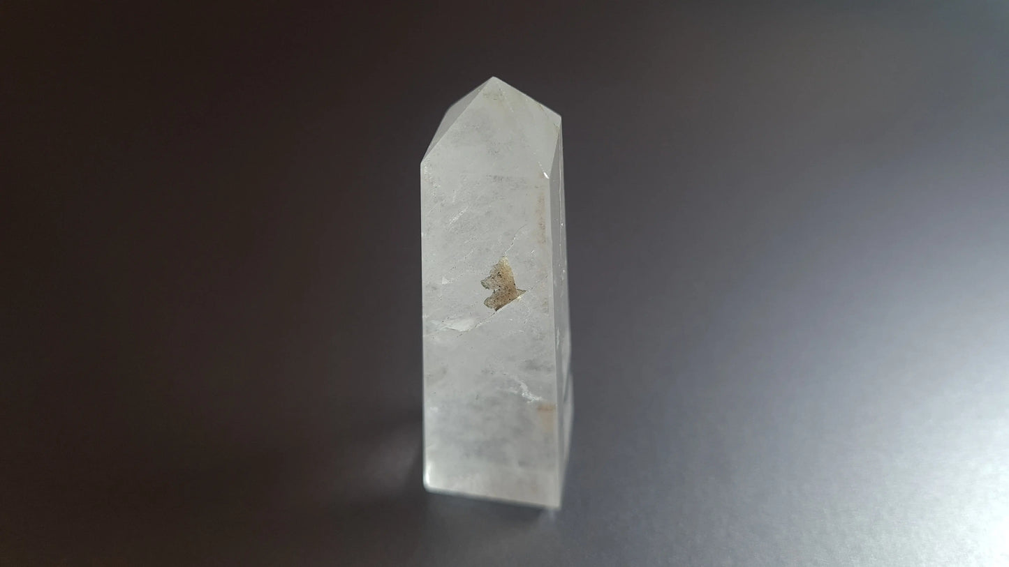 Tour de cristal de quartz 4 faces 7.2cm Cristal Roche