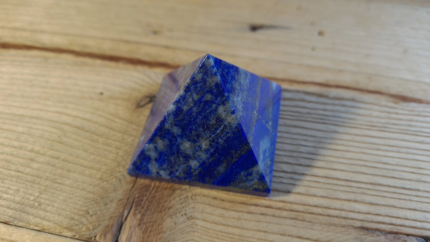 Pyramide en lapis-lazuli de 5cm Cristal Roche