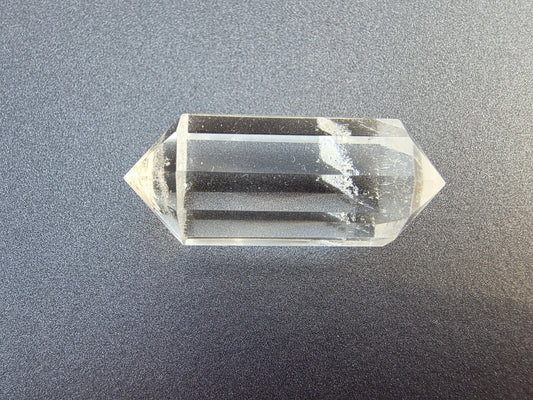 Cristal de quartz - 12 facettes - 4.2 x 1.6 cm - 18.3g Ma boutique