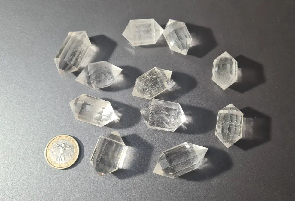 Petits cristaux de quartz 12 facettes Cristal Roche