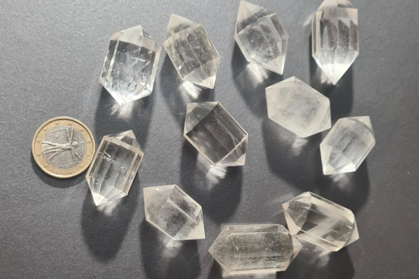 Petits cristaux de quartz 12 facettes Cristal Roche