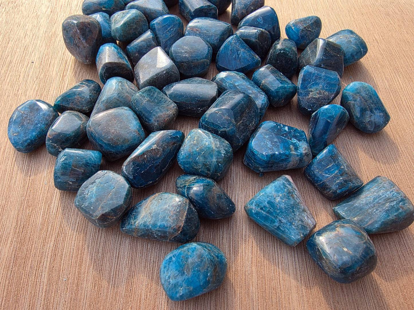 Pierres roulées d'Apatite Cristal Roche