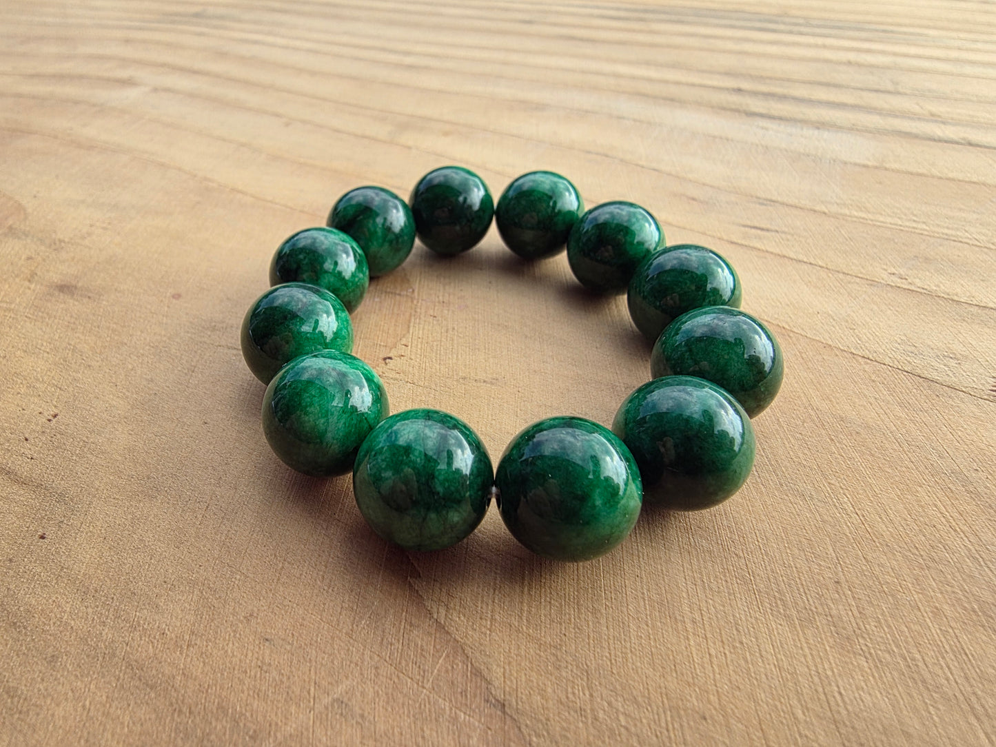 Bracelet en jade néphrite vert intense de Chine 14mm Cristal Roche