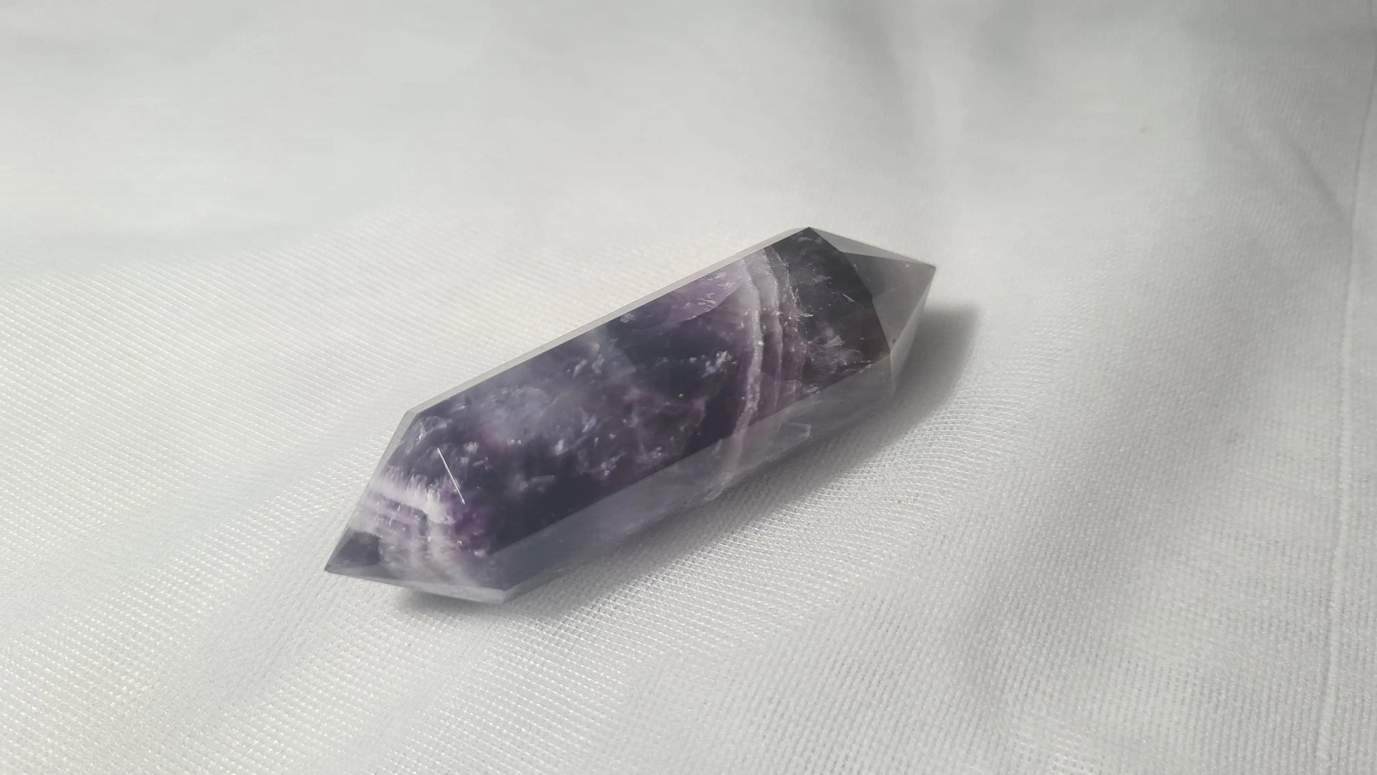 Améthyste taillée 12 facettes 6.7x2cm Cristal Roche