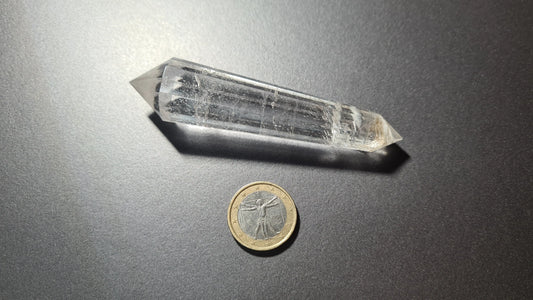 Cristal de quartz - 16 facettes - 9.6 x 2.2 cm - 54.5 Ma boutique