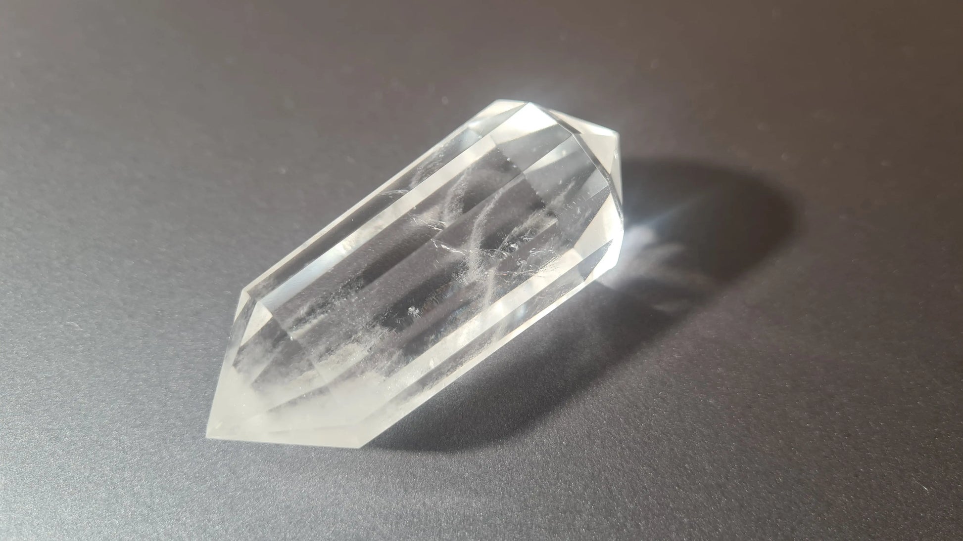 Cristal de quartz - 12 facettes - 7.2 x 3 cm - 76g Ma boutique