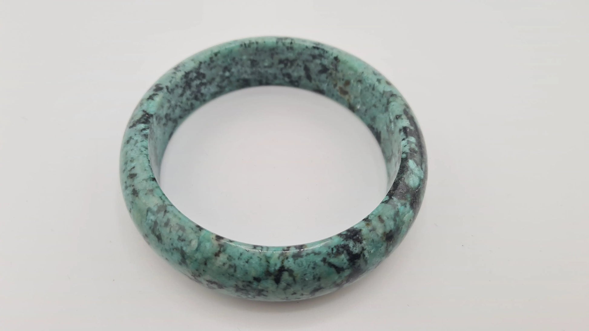 Bracelet massif "jonc" en turquoise Cristal Roche