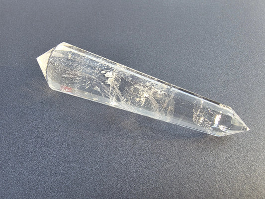 Cristal de quartz - 16 facettes - 9.6 x 2.1 cm - 52.1g Ma boutique