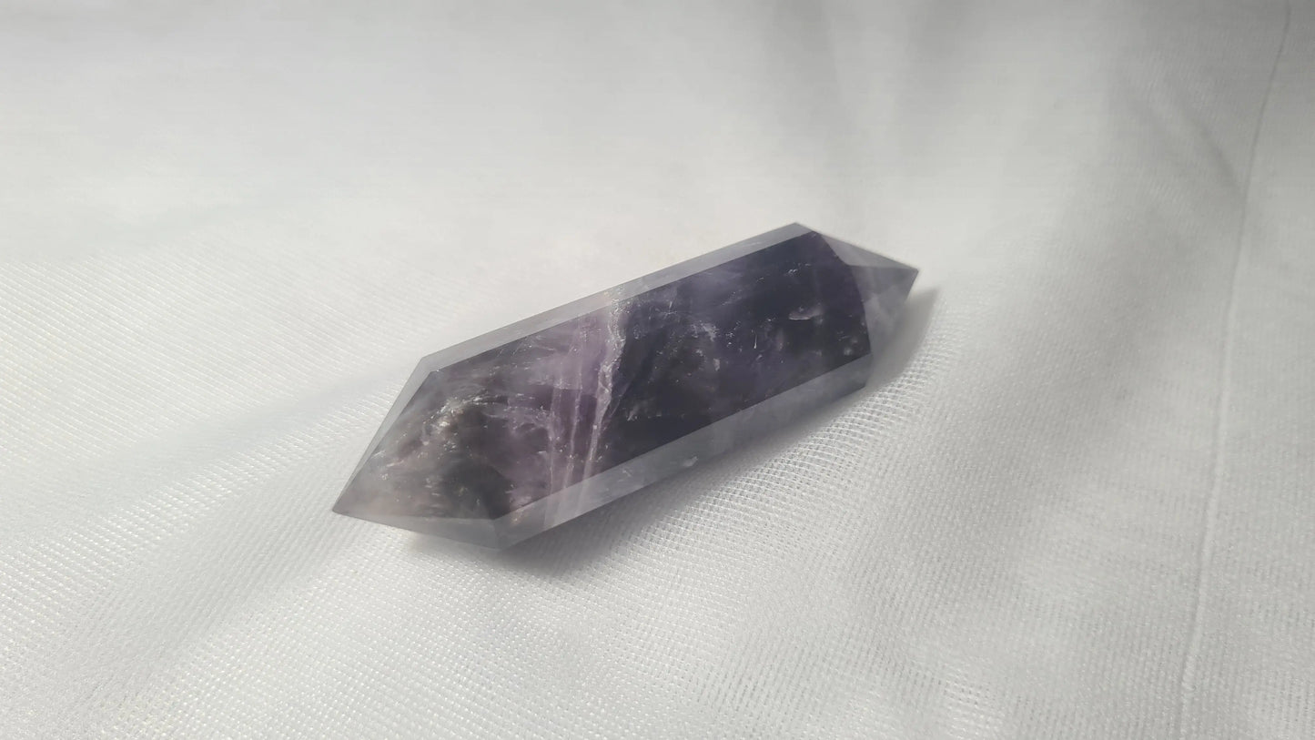 Améthyste taillée 12 facettes 6.7x2cm Cristal Roche