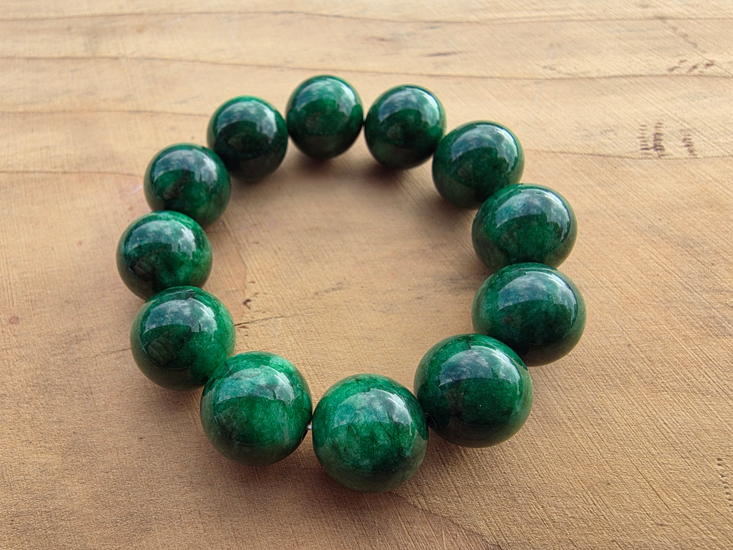 Bracelet en jade néphrite vert intense de Chine 14mm Cristal Roche