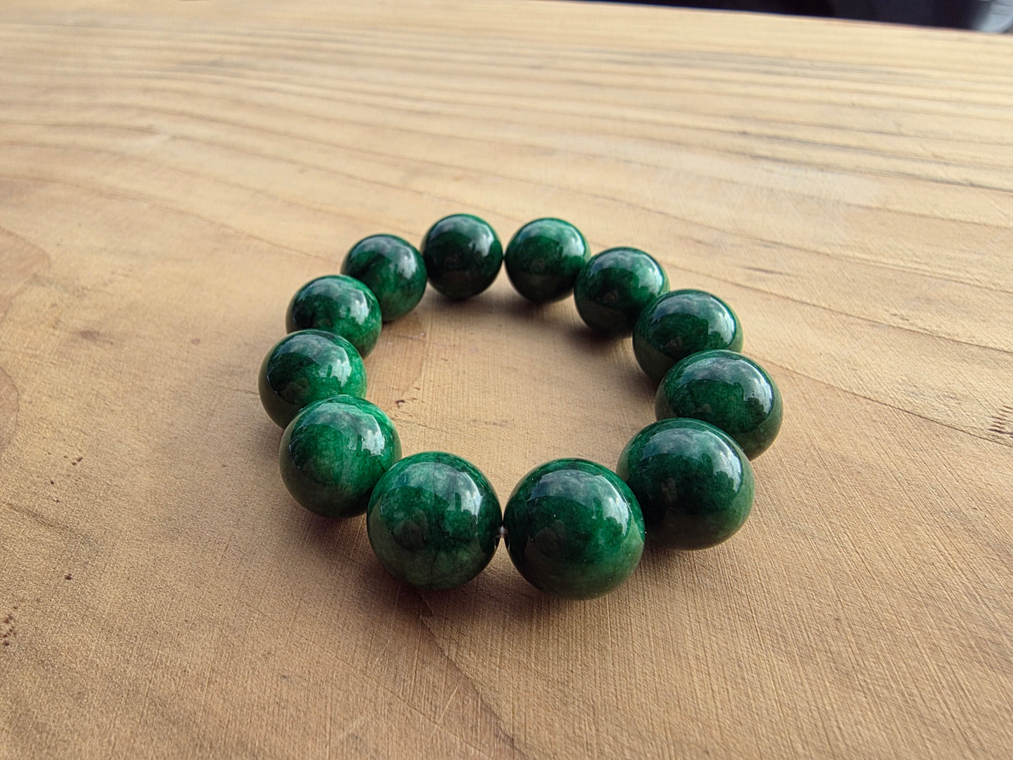 Bracelet en jade néphrite vert intense de Chine 14mm Cristal Roche