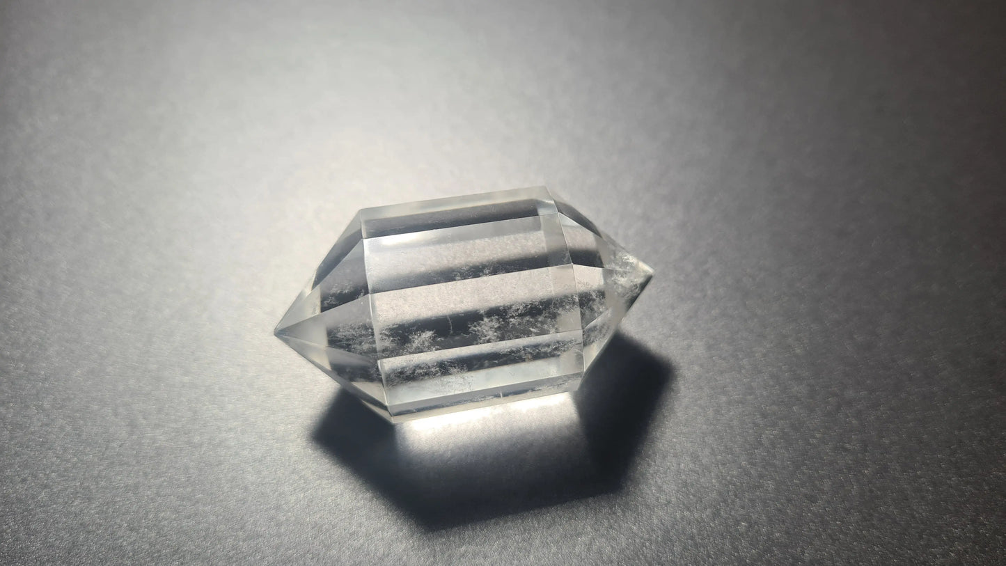 Cristal de quartz - 12 facettes - 4.7 x 2.5 cm - 39g Ma boutique