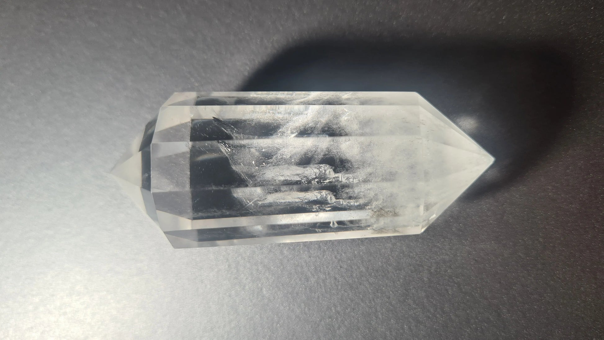 Cristal de quartz - 12 facettes - 7.2 x 3 cm - 76g Ma boutique