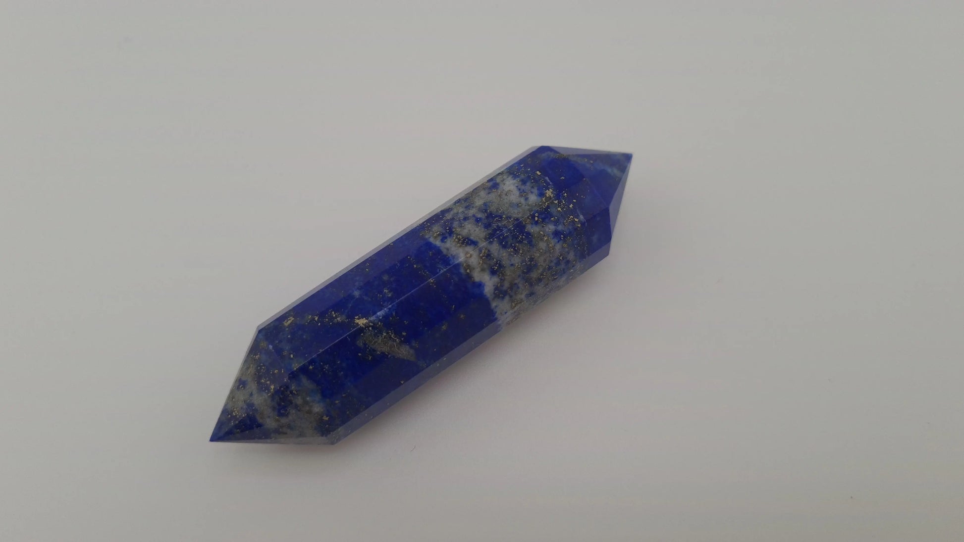 Lapis-Lazuli 12 facettes 7.5 x 2cm, 60g Cristal Roche